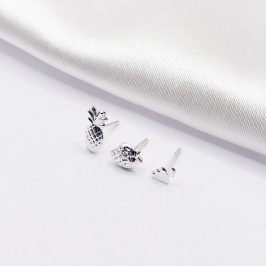 BRINCO PRATA TRIO ABACAXI MORANGO E UVA