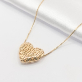 GARGANTILHA DOURADA CORAÇÃO RENDADO 45CM
