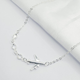 GARGANTILHA PRATA AVIÃO LISO E TRES PEDRA CRISTAL 45 CM