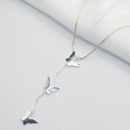 GARGANTILHA PRATA BORBOLETAS 45 CM