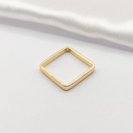 ANEL DOURADO FIO QUADRADO LISO