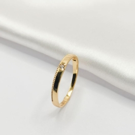 ANEL DOURADO LISO COM PONTO DE LUZ