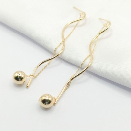 BRINCO DOURADO FIO ONDULADO COM CORRENTE E BOLA LISA