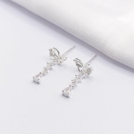 BRINCO PRATA BORBOLETA COM PINGENTE ZIRCÔNIA E GOTA