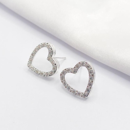 BRINCO PRATA CORAÇÃO VAZADO COM ZIRCÔNIA