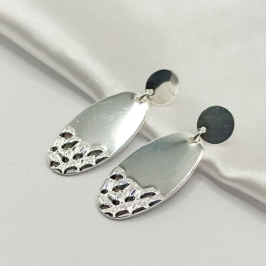 BRINCO PRATA ORGÂNICO OVAL