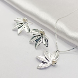 CONJUNTO PRATA FOLHAS COM PÉROLA