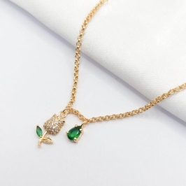 GARGANTILHA DOURADO ROSA CRAVEJADA 2 GOTAS VERDES