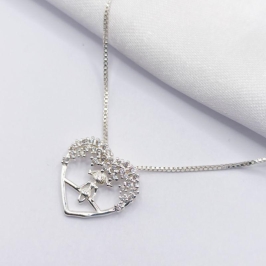 GARGANTILHA PRATA CORAÇÃO MENINA SENTADA 45CM