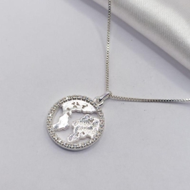 GARGANTILHA PRATA MEDALHA COM MAPA 
