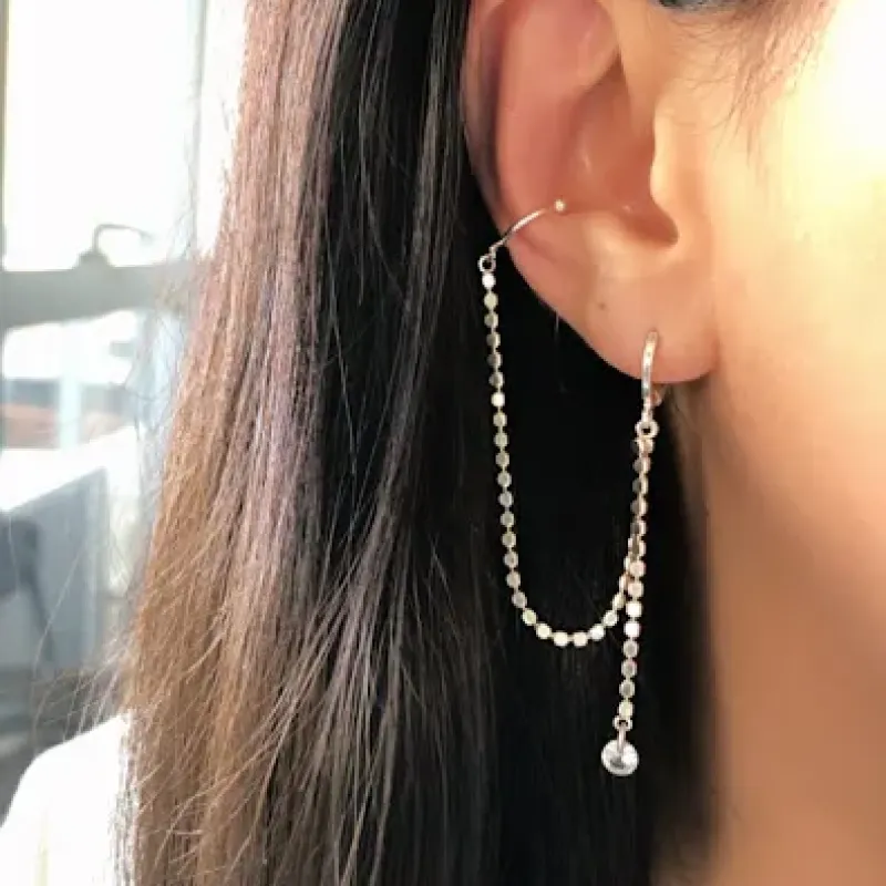 BC PRATA PIERCING COM CORRENTE COM PONTO DE LUZ