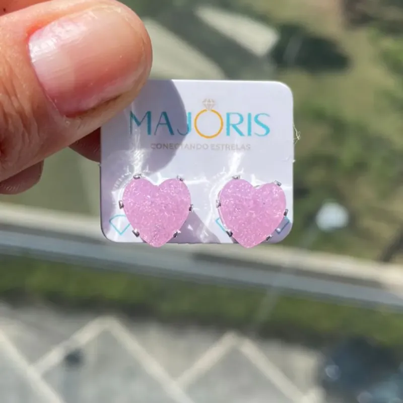 BRINCO PRATA CORAÇÃO ROSA BRILHOSO