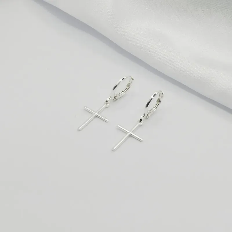 BRINCO PRATA ARGOLINHA CLICK COM PENDURICALHO CRUZ LISA