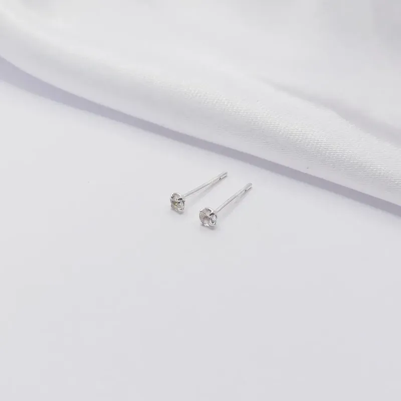 BRINCO PRATA PONTO DE LUZ CRISTAL P 3MM