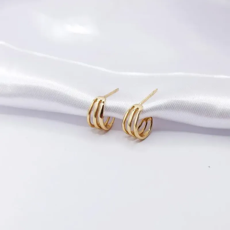 BRINCO DOURADO ARGOLINHA COM TRÊS FIOS LISOS