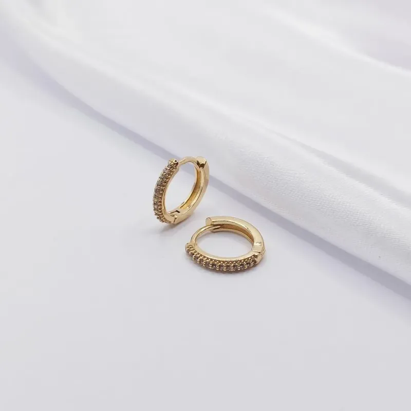 BRINCO DOURADO ARGOLINHA CRAVEJADA COM ZIRCÔNIA CRISTAL G
