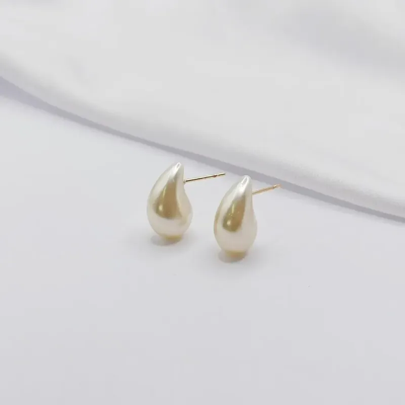 BRINCO DOURADO GOTA PÉROLA LISA