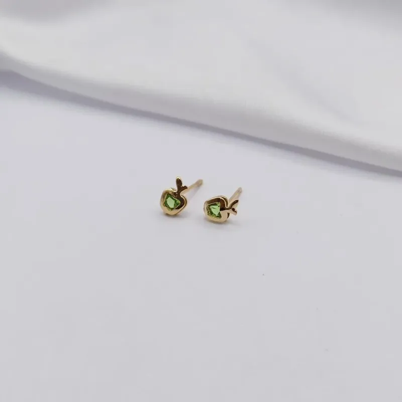 BRINCO DOURADO MAÇÃ EM ZIRCÔNIA VERDE