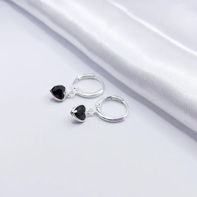 BRINCO PRATA ARGOLINHA CLICK CORAÇÃO BLACK