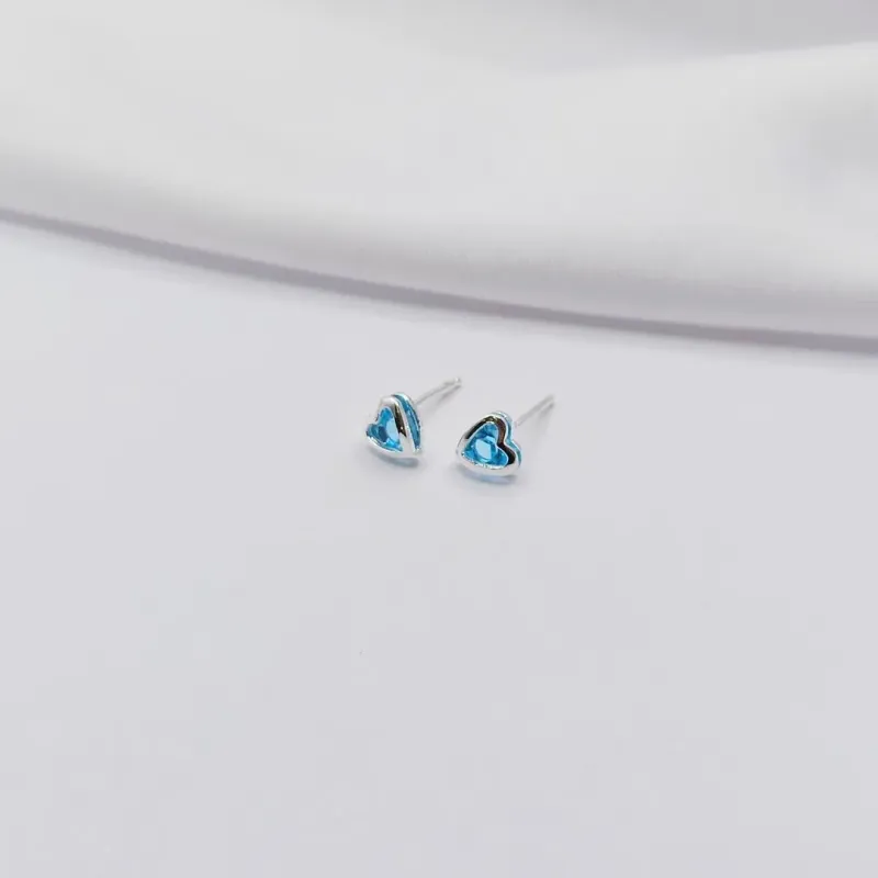 BRINCO PRATA CORAÇÃO ZIRCÔNIA AZUL P