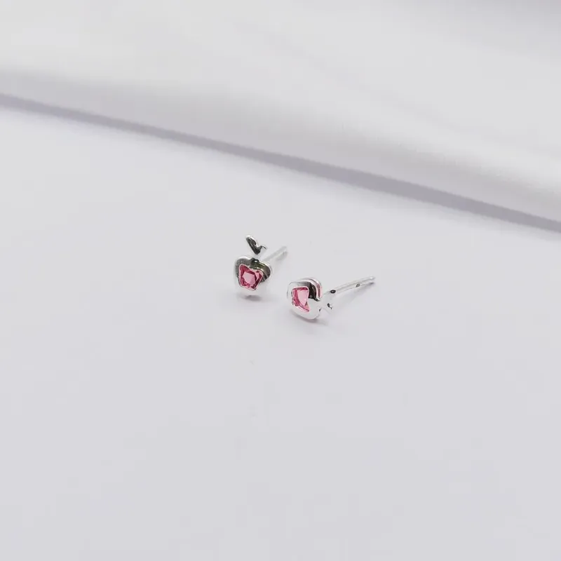 BRINCO PRATA MAÇÃ EM ZIRCÔNIA ROSA
