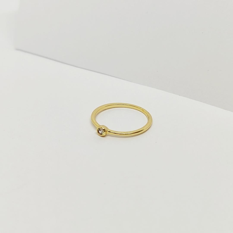 ANEL DOURADO SOLITÁRIO MINI PONTO DE LUZ