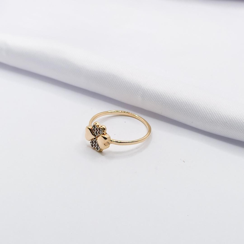 ANEL DOURADO TREVO DE CORAÇÃO CRAVEJADO