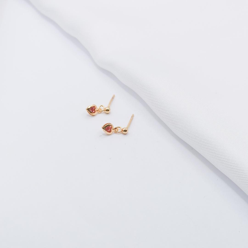 BRINCO DOURADO BOLINHA COM MINI CORAÇÃO ROSA