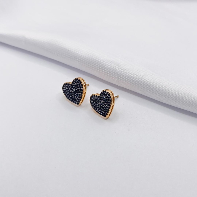 BRINCO DOURADO CORAÇÃO CRAVEJADO ZIRCÔNIA BLACK