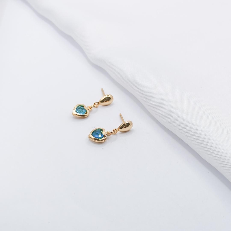 BRINCO DOURADO CORAÇÃO ZIRCÔNIA AZUL M