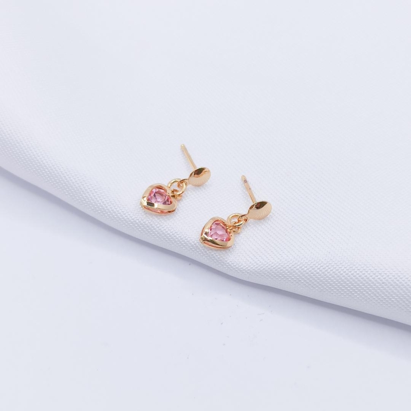 BRINCO DOURADO CORAÇÃO ZIRCÔNIA ROSA