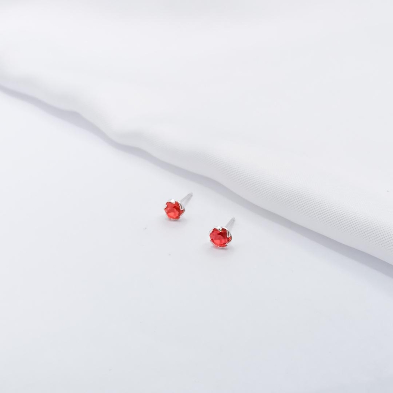 BRINCO PRATA PONTO DE LUZ VERMELHO GARRA TORCIDA 5MM