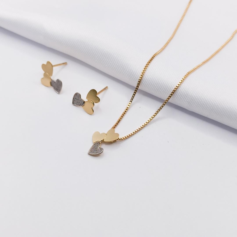 CONJUNTO DOURADO COM TRÊS CORAÇÕES TEXTURIZADO