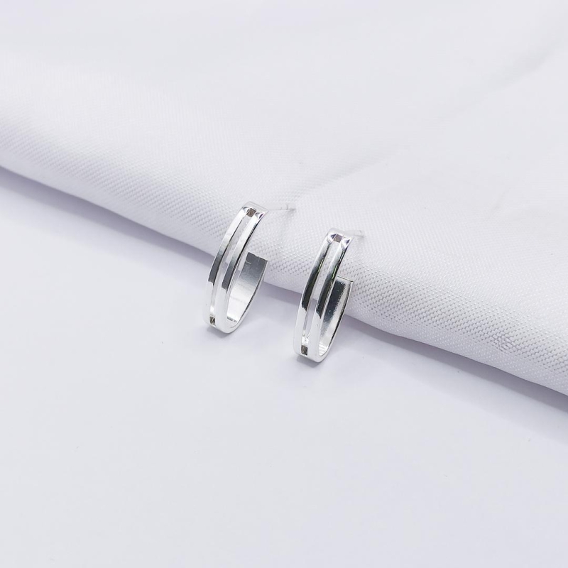 BRINCO PRATA ARGOLA OVAL COM DUPLO FIO LISO