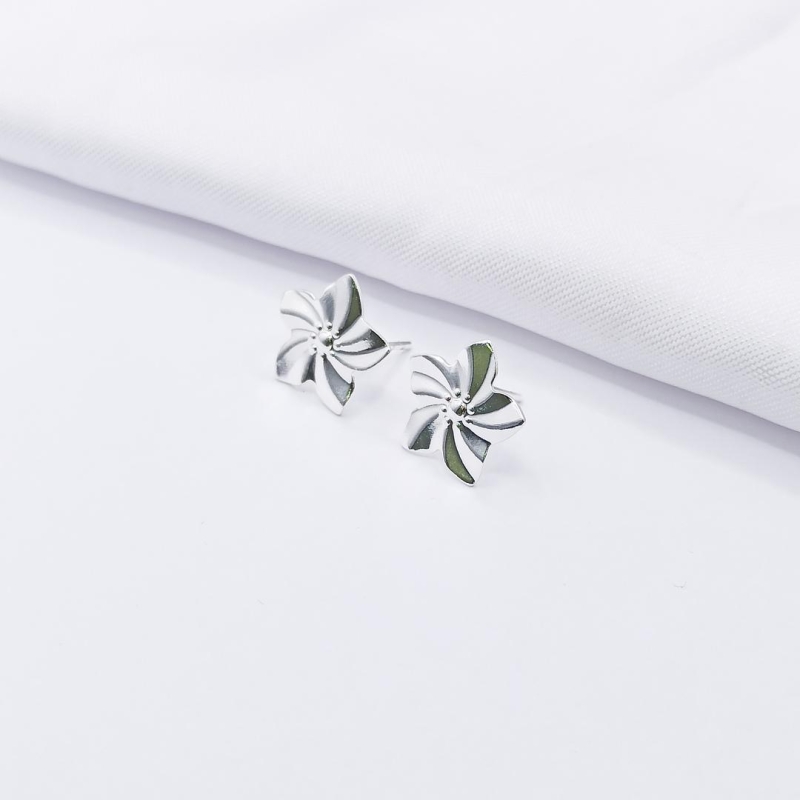 BRINCO PRATA FLOR TORCIDA