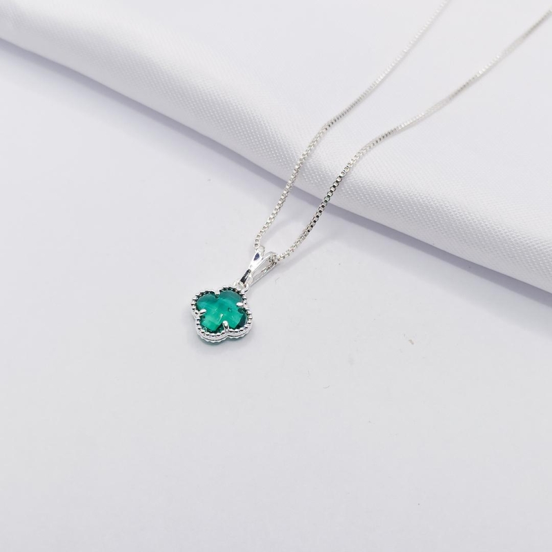 GARGANTILHA PRATA INSPIRAÇÃO TREVO VAN CLEEF VERDE 45CM