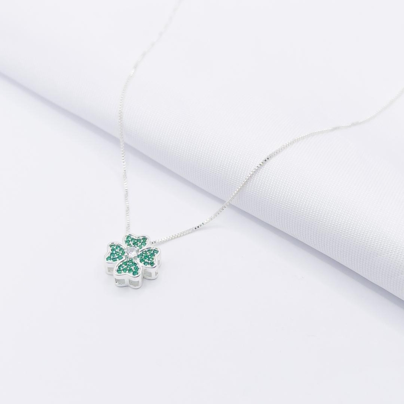 GARGANTILHA PRATA TREVO DE CORAÇÃO CRAVEJADO VERDE 45CM