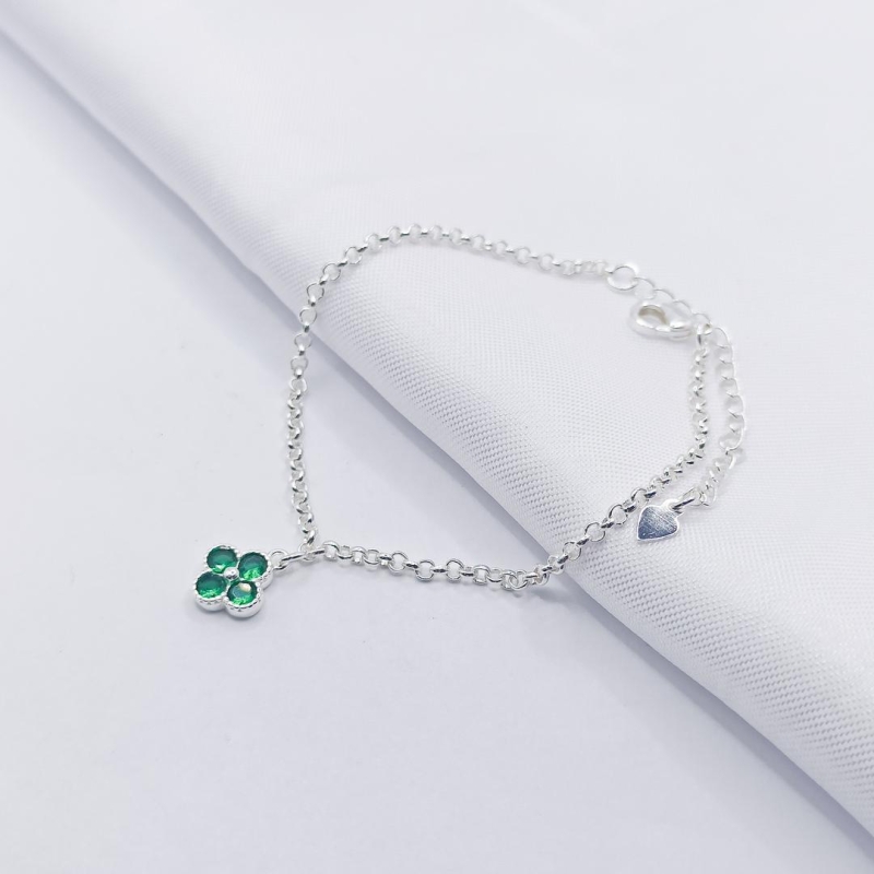 PULSEIRA PRATA ELO PORTUGUÊS COM TREVO VERDE