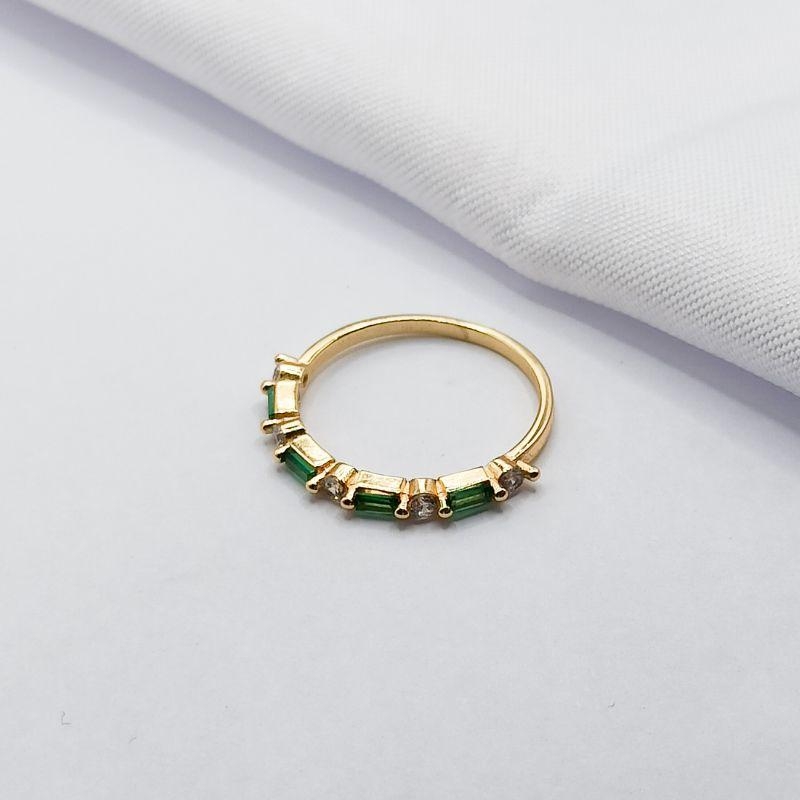 ANEL DOURADO BAGUETE VERDE E ZIRCÔNIA CRISTAL