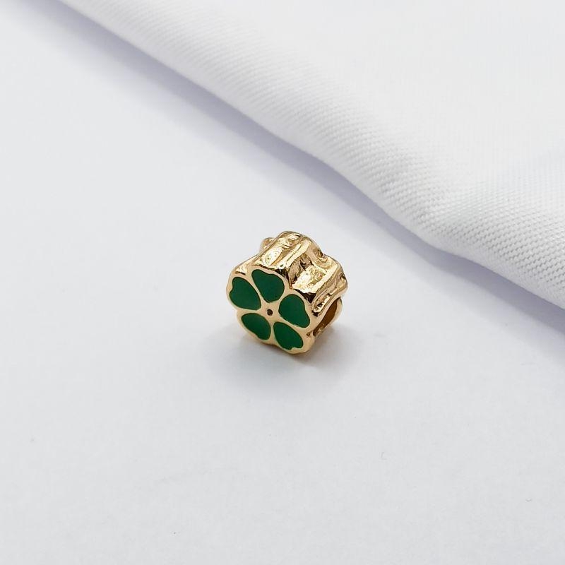 BERLOQUE DOURADO TREVO RESINADO