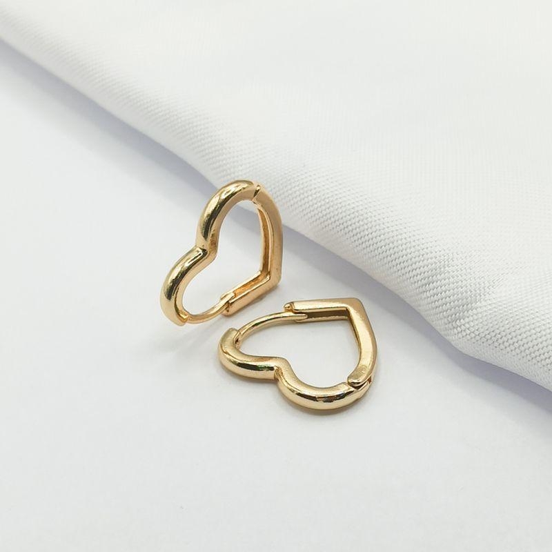 BRINCO DOURADO ARGOLA CLICK CORAÇÃO