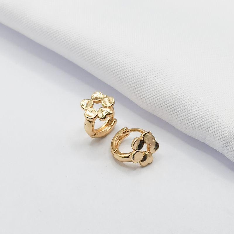 BRINCO DOURADO ARGOLINHA CLICK COM ESTRELA VAZADA