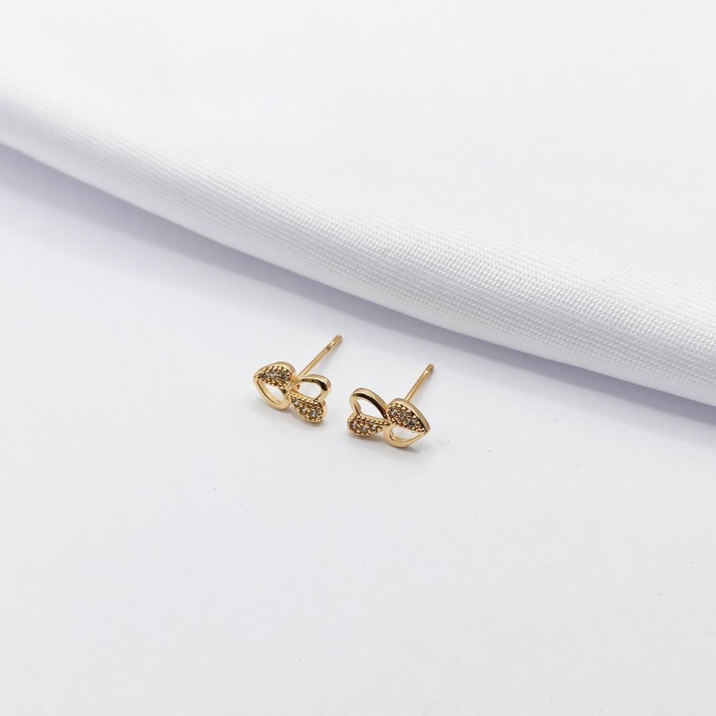 BRINCO DOURADO CORAÇÃO DUPLO MEIO VAZADO E CRAVEJADO