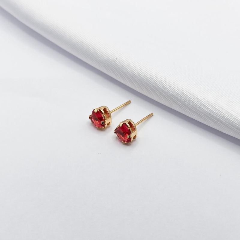 BRINCO DOURADO CORAÇÃO VERMELHO G