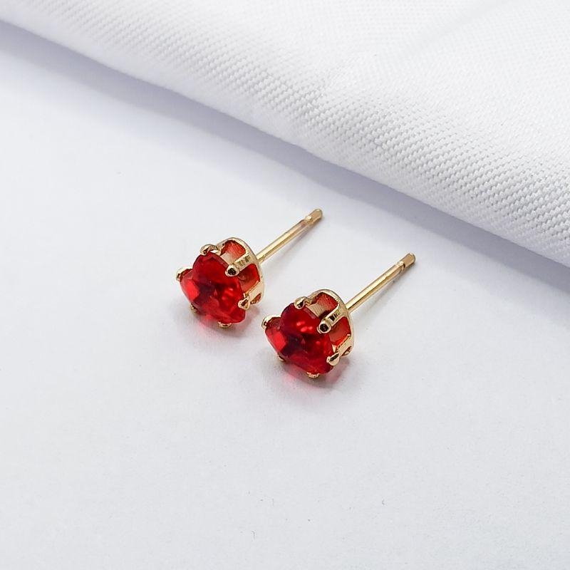 BRINCO DOURADO CORAÇÃO VERMELHO G