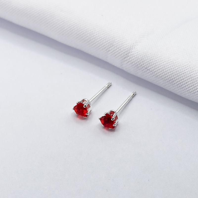 BRINCO PRATA CORAÇÃO VERMELHO P