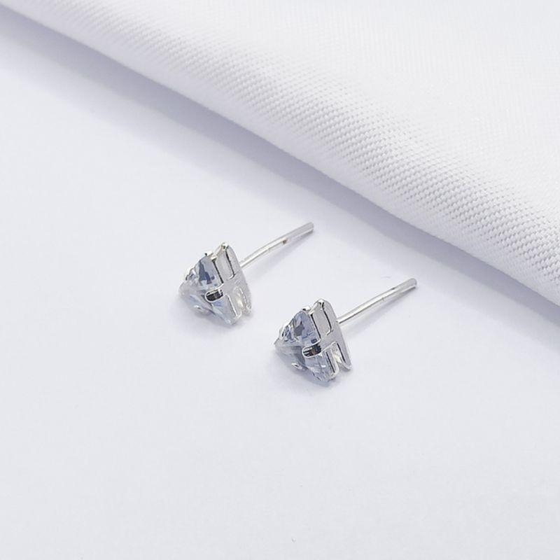 BRINCO PRATA TRIÂNGULO CRISTAL