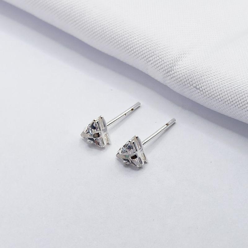 BRINCO PRATA  TRIÂNGULO CRISTAL