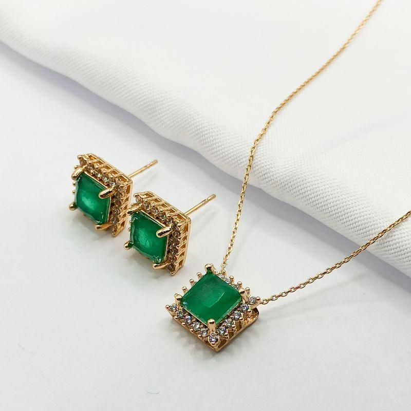 CONJUNTO DOURADO ZIRCÔNIA CARRÉ VERDE BORDA CRAVEJADA 45CM