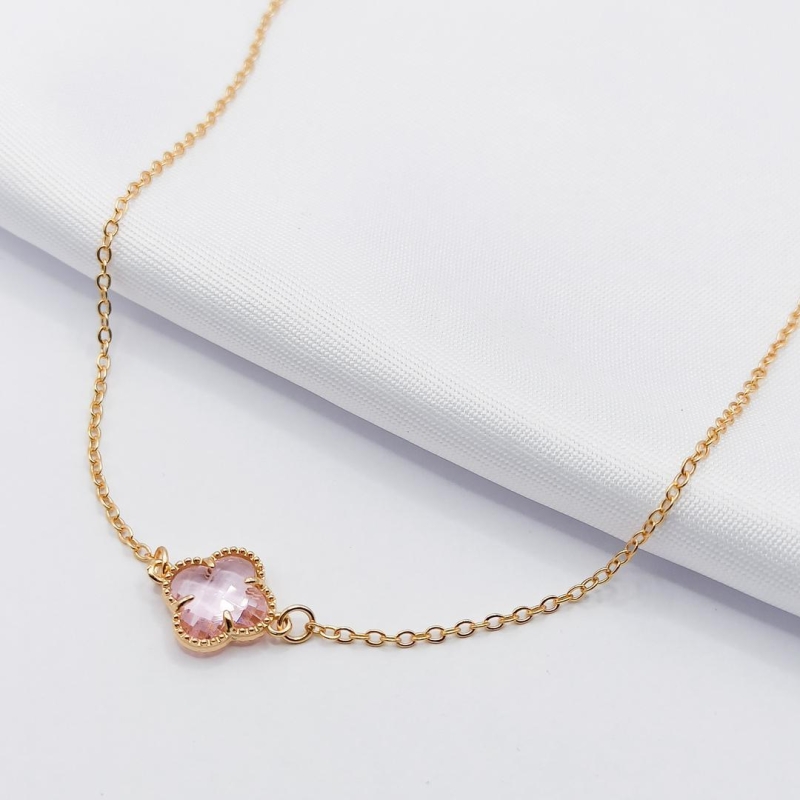 GARGANTILHA DOURADA CHOKER INSPIRAÇÃO TREVO VAN CLEEF ROSA 40CM